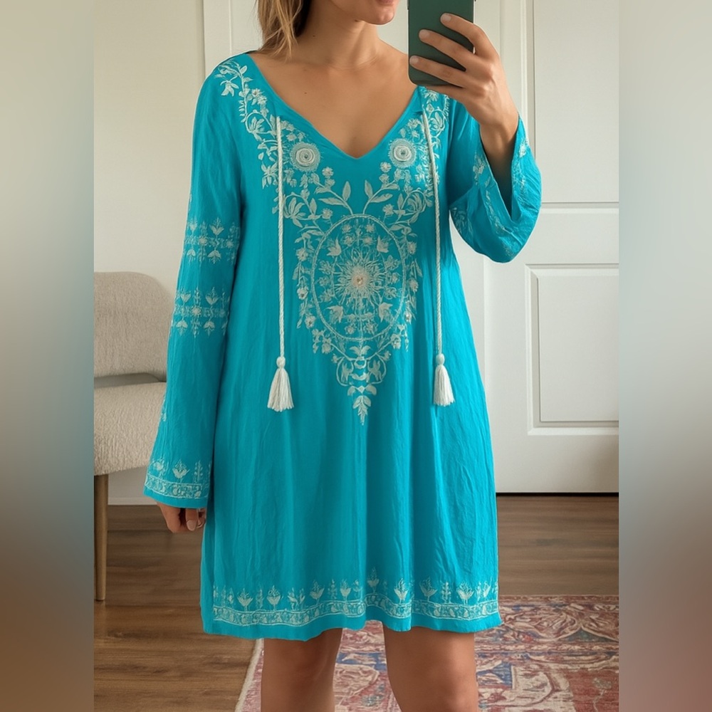 VENUS Women's Blue Floral Aztec Long Sleeve V-Neck Tassle Dress sz M Boho Beachy